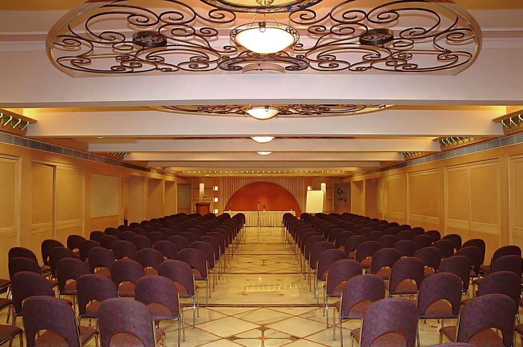 Comfort Inn President Near Ahmedabad Junction Station Servizi foto