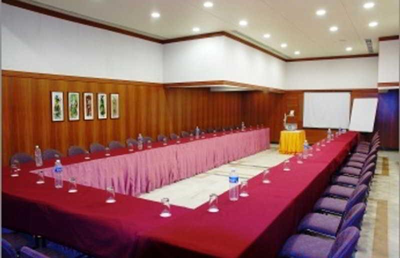 Comfort Inn President Near Ahmedabad Junction Station Esterno foto