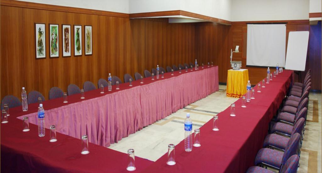Comfort Inn President Near Ahmedabad Junction Station Esterno foto