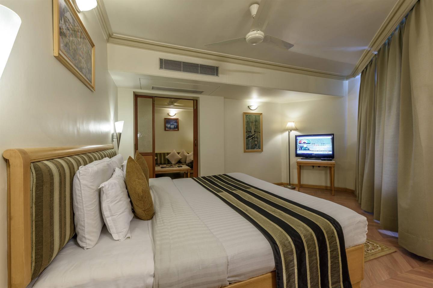 Comfort Inn President Near Ahmedabad Junction Station Esterno foto