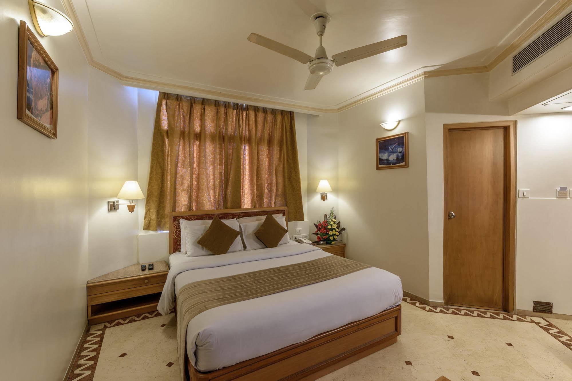 Comfort Inn President Near Ahmedabad Junction Station Esterno foto